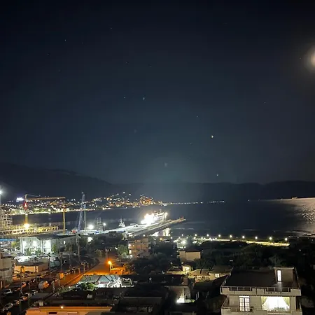 Marina Seaview Apartment *